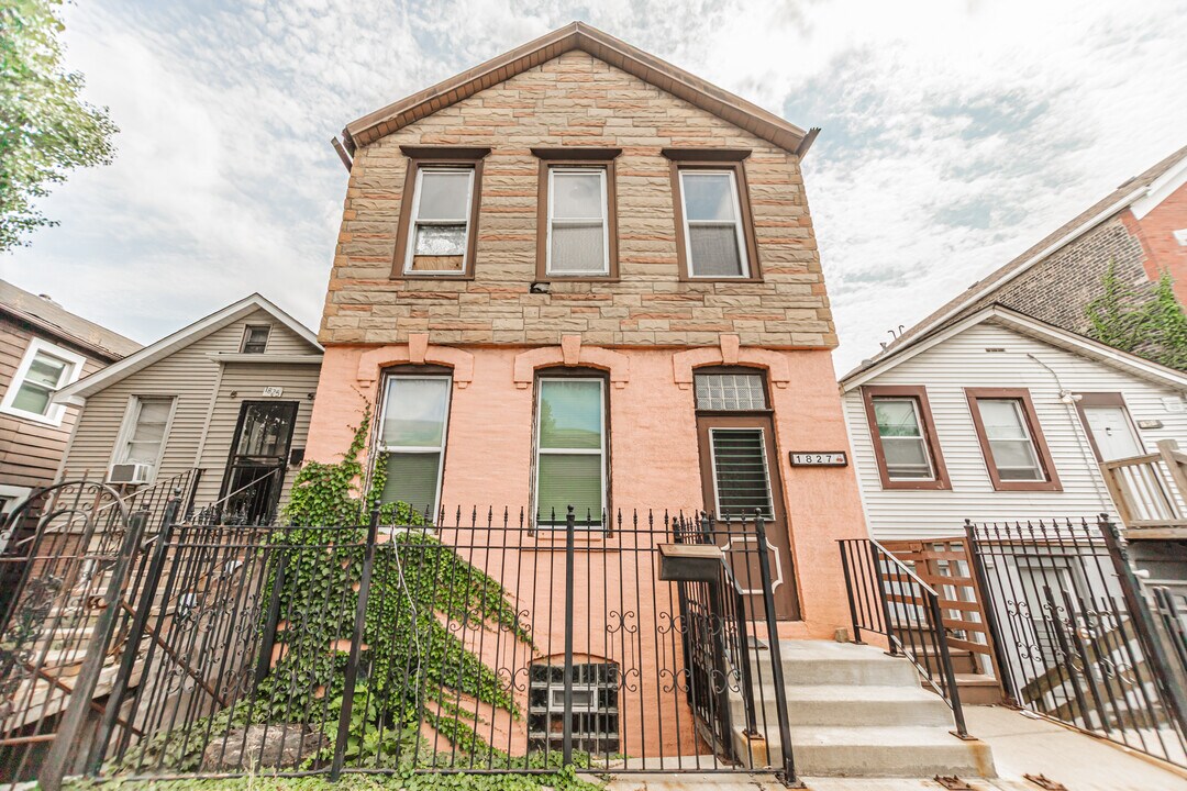 1827 S Ruble St, Unit 1F in Chicago, IL - Building Photo