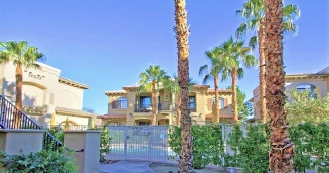 property at 50610 Santa Rosa Plz