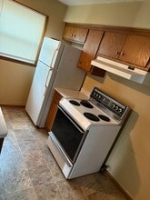 5124 N 106th St in Milwaukee, WI - Foto de edificio - Building Photo