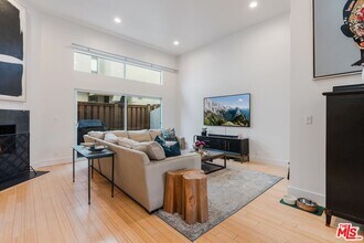 940 14th St in Santa Monica, CA - Building Photo - Building Photo