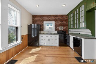 164 W Main St in Southington, CT - Building Photo - Building Photo