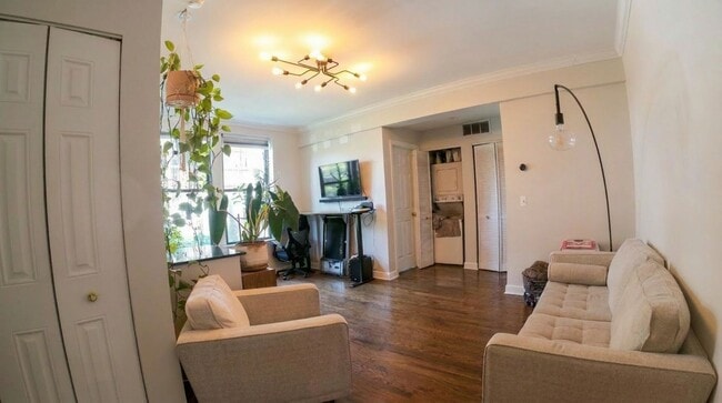 743 W Cornelia Ave, Unit N1