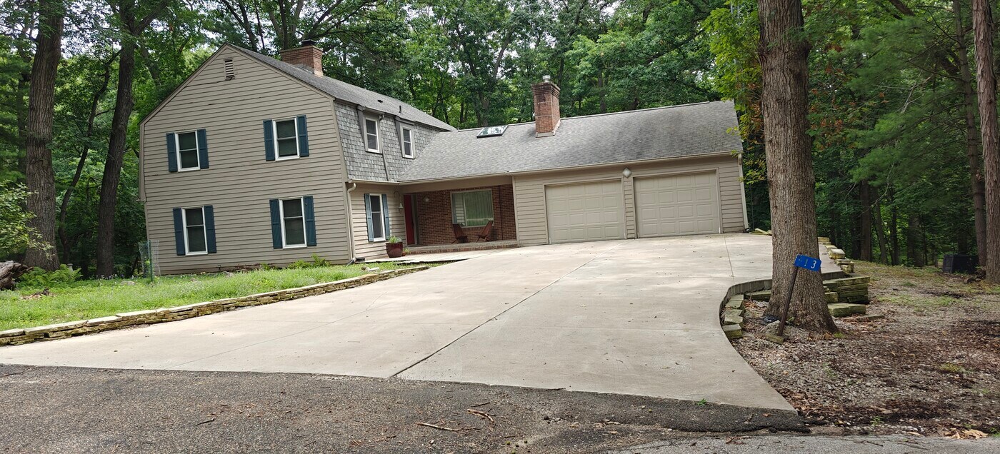 13 The Woods NE in Iowa City, IA - Building Photo