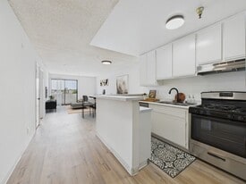 Keystone Apartments in Los Angeles, CA - Building Photo