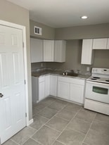 1825 Bayou Rd in La Marque, TX - Building Photo