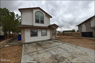 7958 Starry Night Dr in El Paso, TX - Building Photo - Building Photo