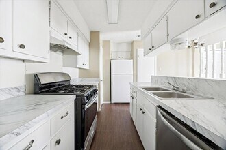 908 Kirschner Pl, Unit B in Austin, TX - Building Photo - Building Photo