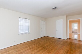 6630 Neff St in Houston, TX - Building Photo - Building Photo