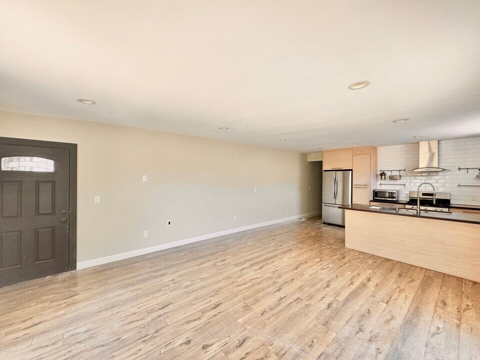 1330 S Hudson Ave in Los Angeles, CA - Building Photo