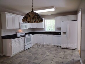 5815 Meadowood Pl in Richmond, VA - Building Photo - Building Photo