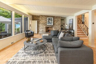 10046 Sheridan Dr in Mequon, WI - Building Photo - Building Photo