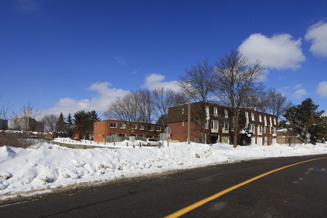 201 Bridletowne Cir in Toronto, ON - Building Photo