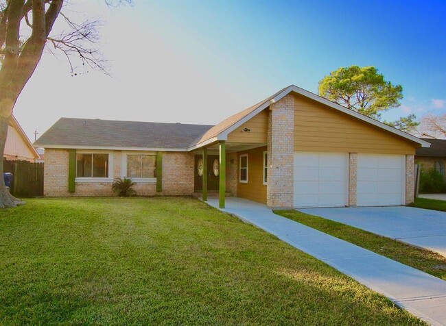 property at 3015 Quail Valley E Dr