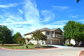 9201 Brodie Ln in Austin, TX - Building Photo - Building Photo