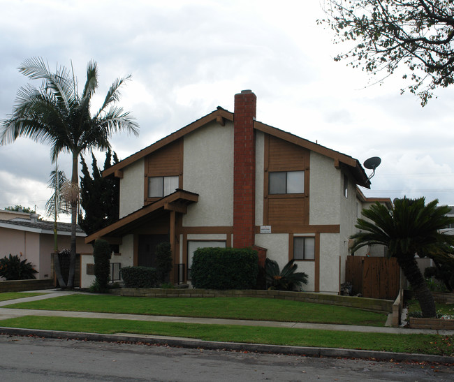 4152 Howard Ave in Los Alamitos, CA - Building Photo - Building Photo