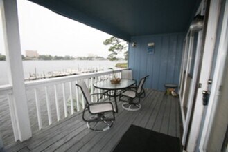 6909 N Lagoon Dr in Panama City Beach, FL - Building Photo - Building Photo