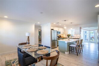 600 43rd Ave NE in St. Petersburg, FL - Building Photo - Building Photo