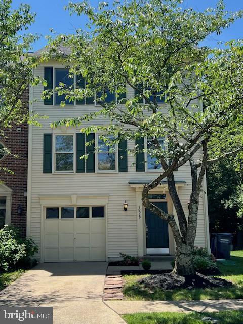 46529 River Meadows Terrace in Sterling, VA - Building Photo
