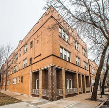 2434 N Laramie Ave in Chicago, IL - Building Photo - Building Photo