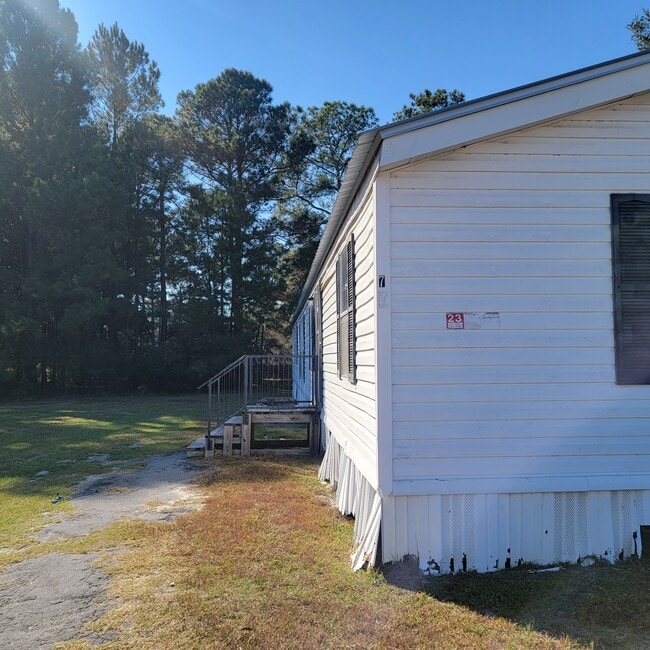 property at 926 Hollywood Dr