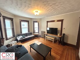 183 College Ave, Unit 1 in Somerville, MA - Building Photo