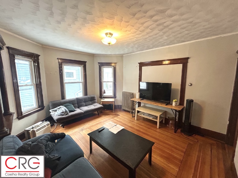 183 College Ave, Unit 1 in Somerville, MA - Building Photo