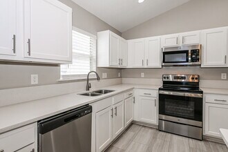 12586 Brookchase Ln in Jacksonville, FL - Building Photo - Building Photo
