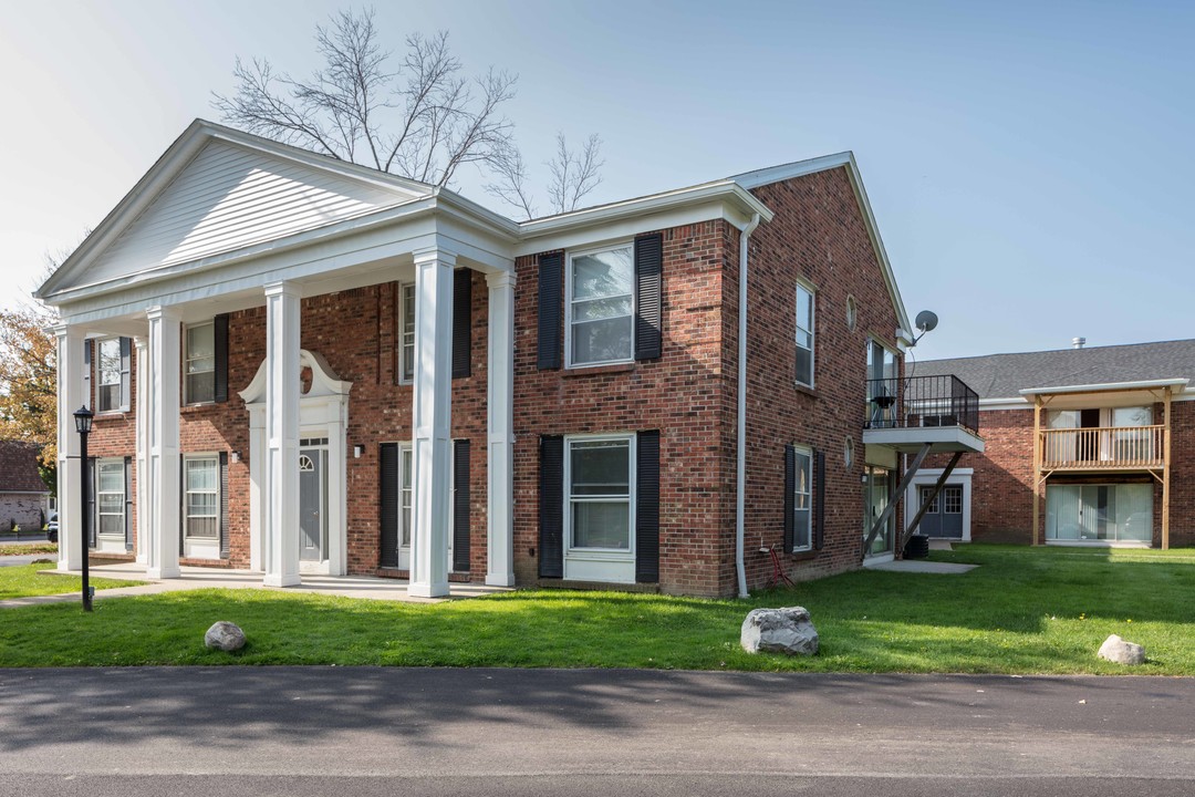 Fountainview East in Amherst, NY - Foto de edificio