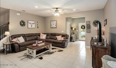 7038 Buroak Ct in Jacksonville, FL - Building Photo - Building Photo