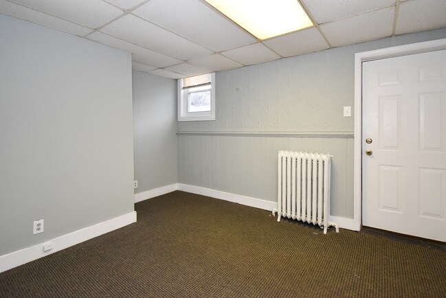 200 E Broad St-Unit -1A in Burlington, NJ - Building Photo - Building Photo