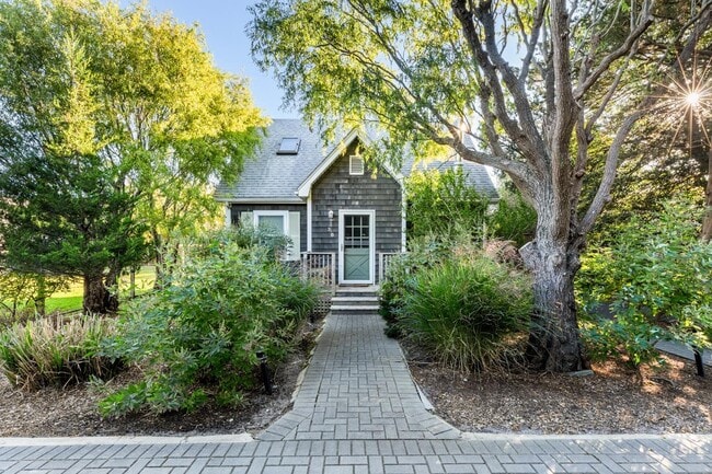 property at 38 Homesite Ave