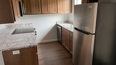 610 N Main St in Phoenix, OR - Building Photo - Building Photo