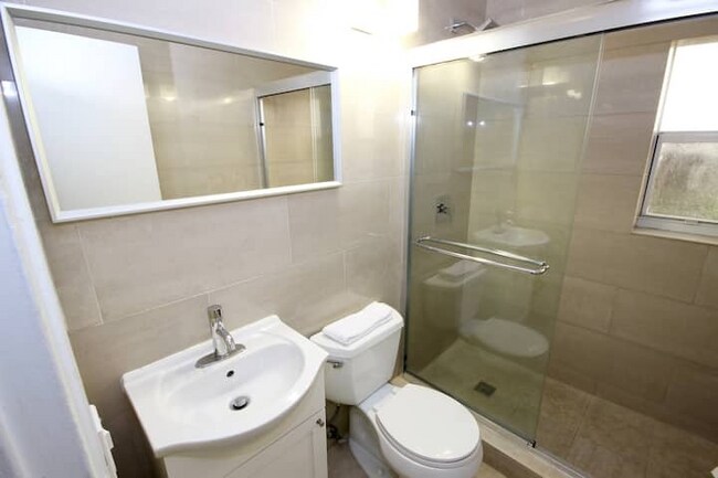 1011 9th St in Miami Beach, FL - Building Photo - Building Photo