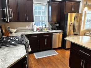 177 E St, Unit 2 in Boston, MA - Building Photo - Building Photo