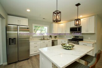 129 Mabry Way in San Rafael, CA - Building Photo - Building Photo