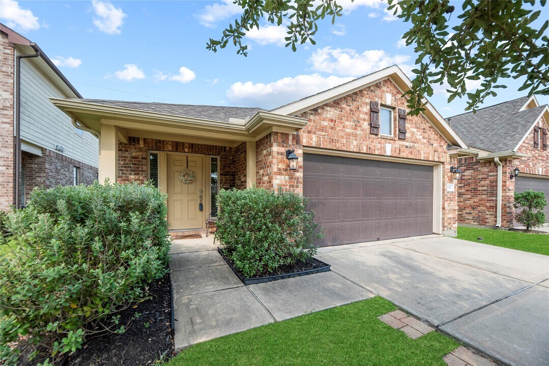 8147 Aleppo Pine Ln in Cypress, TX - Foto de edificio