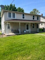 703 Union St, Unit 1 in Hartford, WI - Building Photo