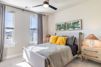 Braunwood at Town Creek in New Braunfels, TX - Foto de edificio - Interior Photo