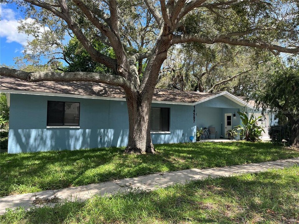 14597 Vista Ln in Largo, FL - Building Photo
