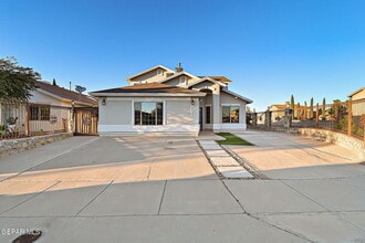 14325 Pacific Point Dr in El Paso, TX - Building Photo - Building Photo