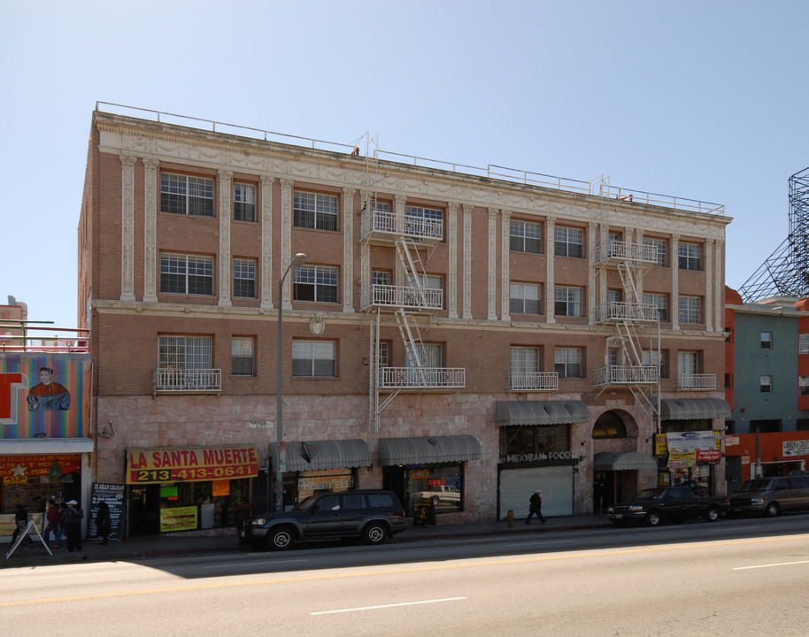 Parkview on the Park in Los Angeles, CA - Building Photo