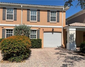 5601 Cove Cir in Naples, FL - Building Photo - Building Photo