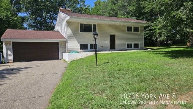 property at 10736 York Ave S
