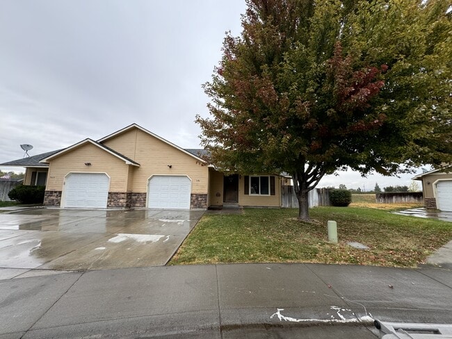 970 SW Colonial in Mountain Home, ID - Building Photo - Building Photo