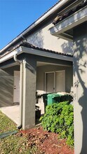 5923 Manchester Way in Tamarac, FL - Building Photo - Building Photo