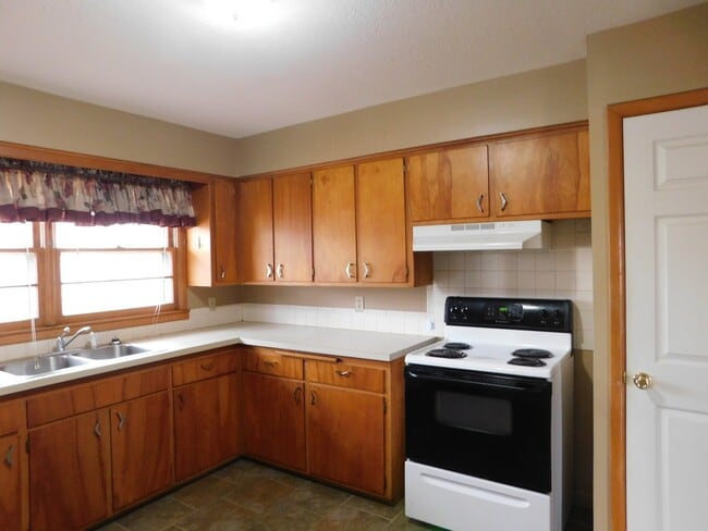 property at 1710 Lawndale Ave