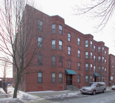 554-556 S Summer St Apartments