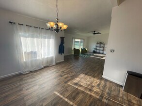 203 N Devasher Rd in Warrensburg, MO - Building Photo - Building Photo