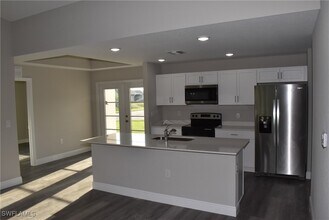 202 Seagrape St in Port Charlotte, FL - Building Photo - Building Photo