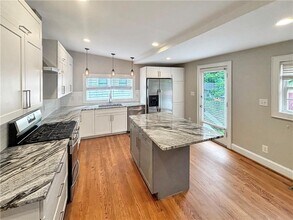 996 Rice St NW in Atlanta, GA - Building Photo - Building Photo